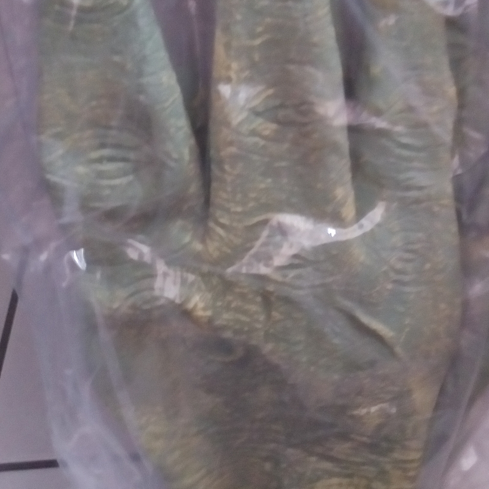 Brand new alien Hands